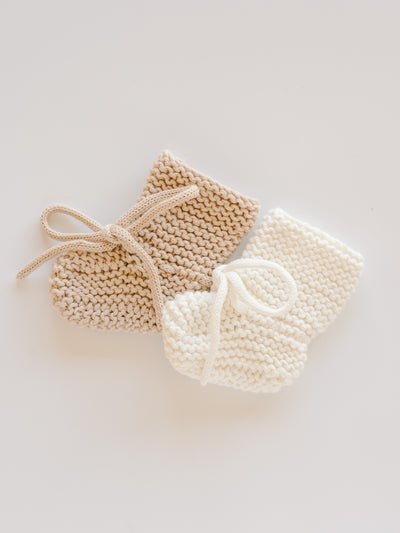 Organic cotton bow knit newborn booties with gift bag